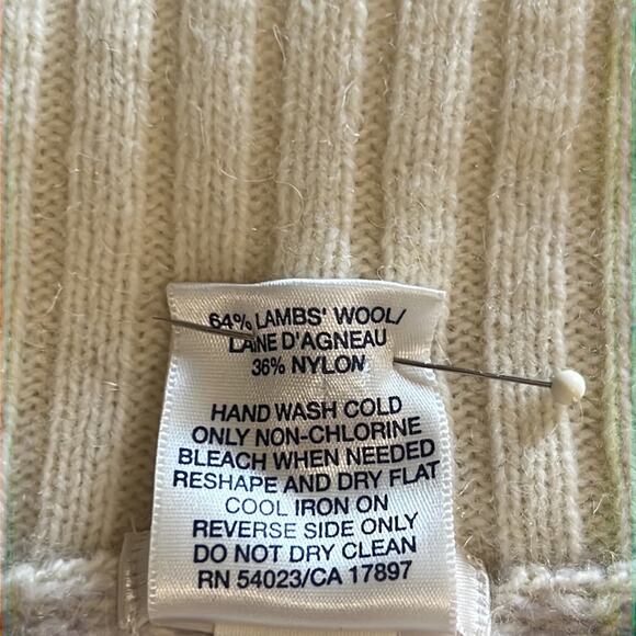 Old Navy Colorful Embellished Lambs’ Wool Sweater Woman Size Large Off Shoulder - Picture 7 of 9